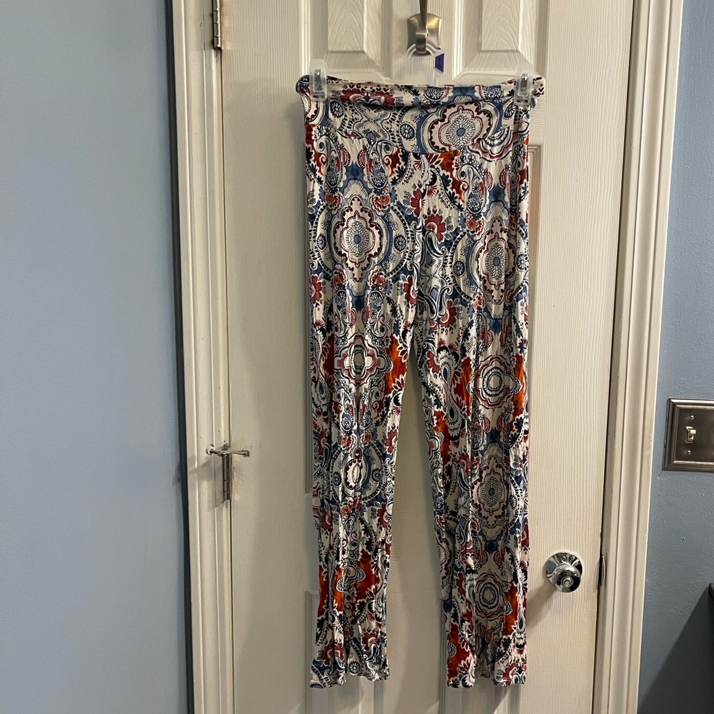 Patterned Fold Over Pants - Picture 2 of 5